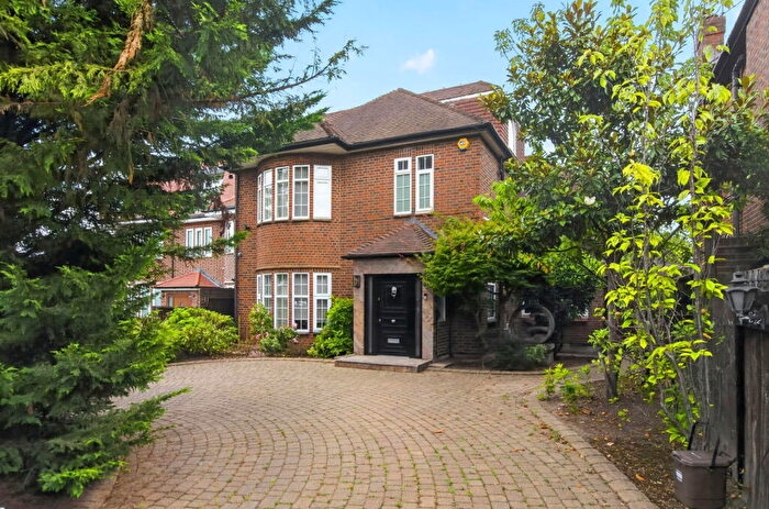 4 Bedroom House For Sale In Hermitage Lane, London, NW2