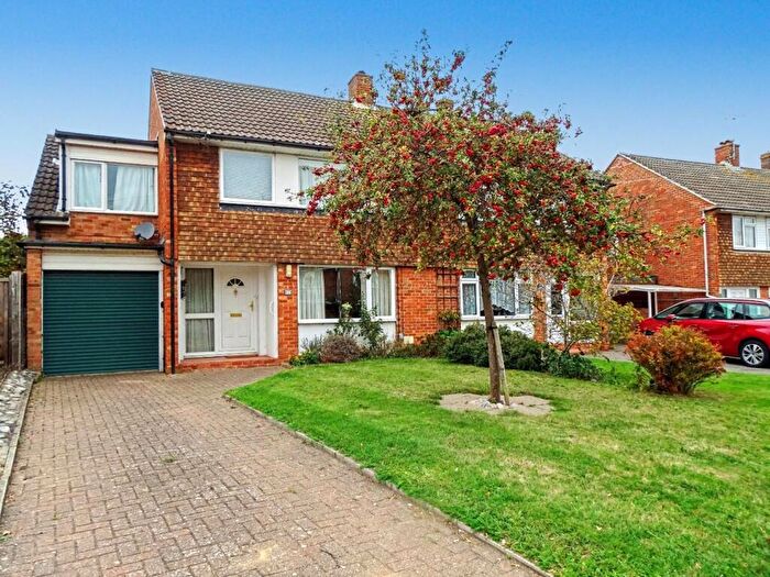 4 Bedroom Semi Detached House For Sale In Beeches Road, Chelmsford, CM1