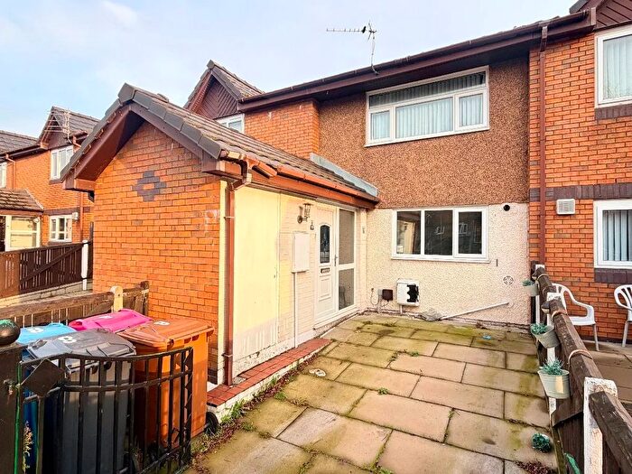 3 Bedroom Terraced House For Sale In Ledbrooke Close, Salford, M5
