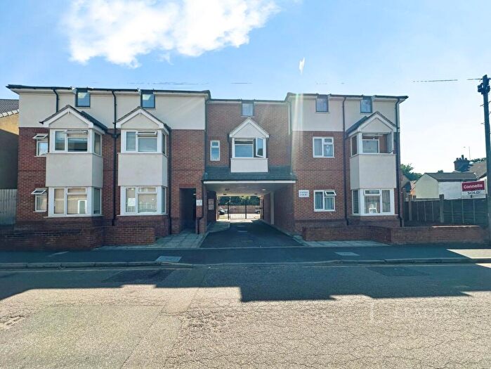 Flat To Rent In Empress Road, Luton, Bedfordshire, LU3