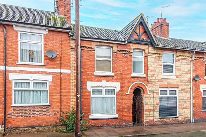 2 Bedroom Terraced House For Sale In Regent Street, Kettering, NN16