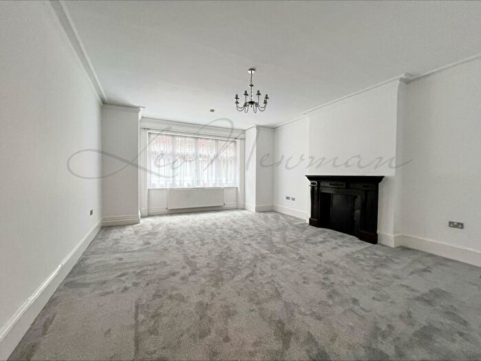 3 Bedroom Flat To Rent In Cabbell Street, Marylebone, NW1