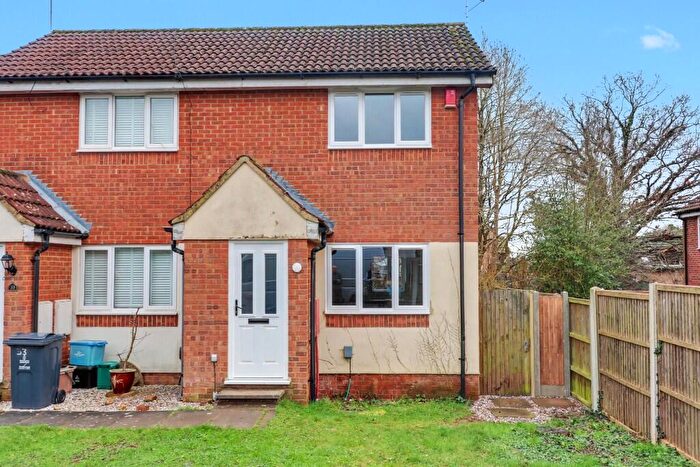 1 Bedroom End Of Terrace House For Sale In Conifer Walk, Stevenage, Hertfordshire, SG2