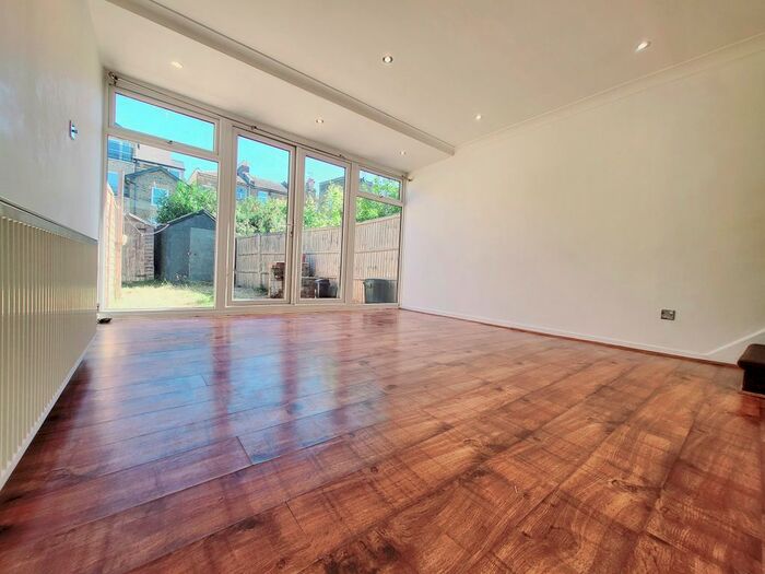 3 Bedroom Semi-Detached House To Rent In Barforth Road, London, SE15