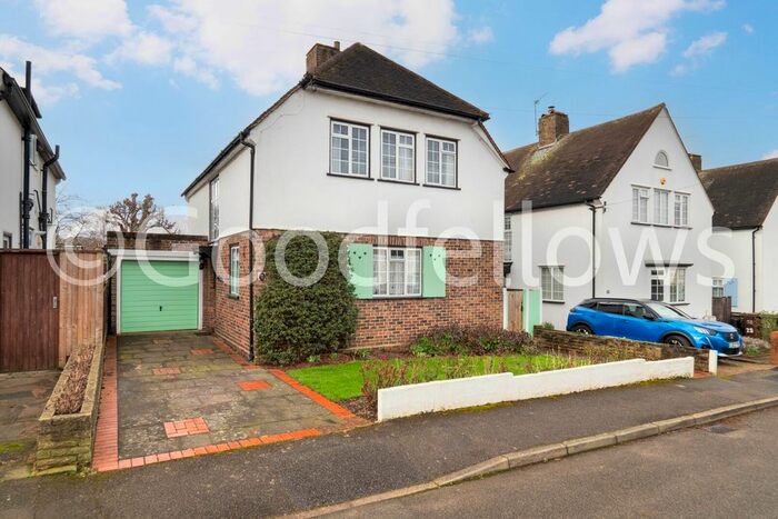 3 Bedroom Detached House To Rent In Tudor Close, Cheam, Sutton, SM3