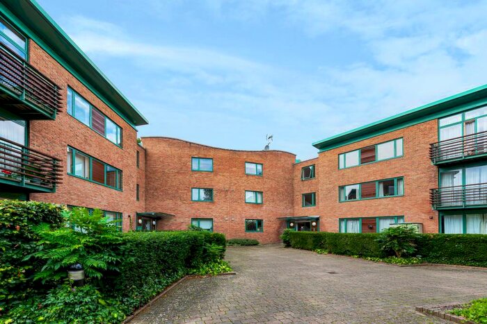 2 Bedroom Apartment To Rent In Five Mile Drive, Summertown, OX2