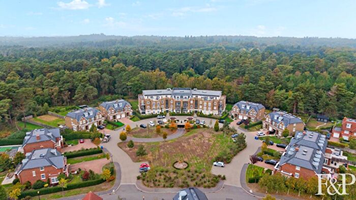 2 Bedroom Apartment For Sale In Kingswood, Ascot, SL5