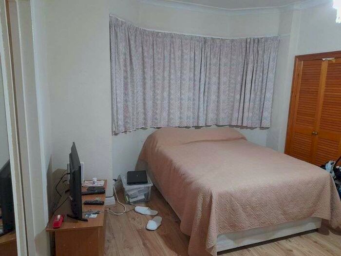 Property To Rent In Whitchurch Lane, Canons Park, Middlesex, HA8