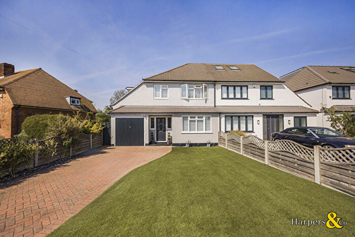 4 Bedroom Semi Detached House For Sale In Broomfield Road, Bexleyheath, DA6