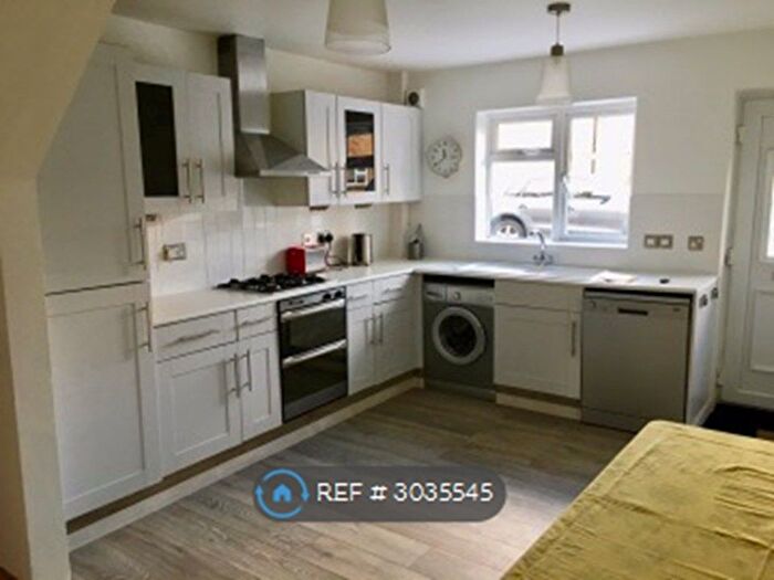 4 Bedroom Terraced House To Rent In North Road, London, W5