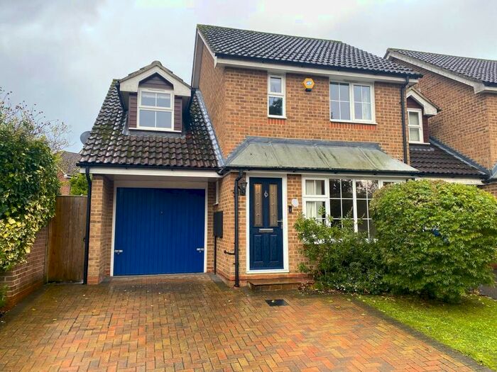 3 Bedroom Property To Rent In Bartholomew Place, Warfield, Berkshire, RG42