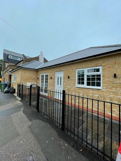 1 Bedroom Bungalow To Rent In Park View Road, Welling, Kent DA16