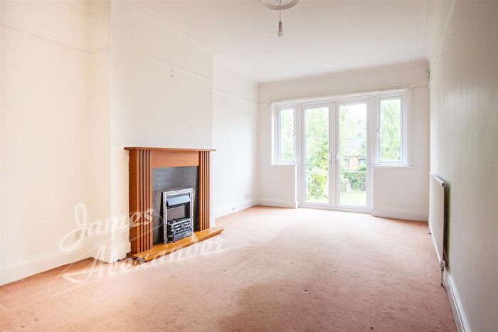 4 Bedroom Detached House For Sale In Pollards Hill North, London, SW16
