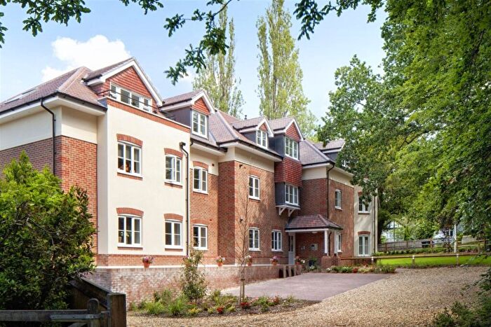 2 Bedroom Flat For Sale In Chandlers Ford, SO53