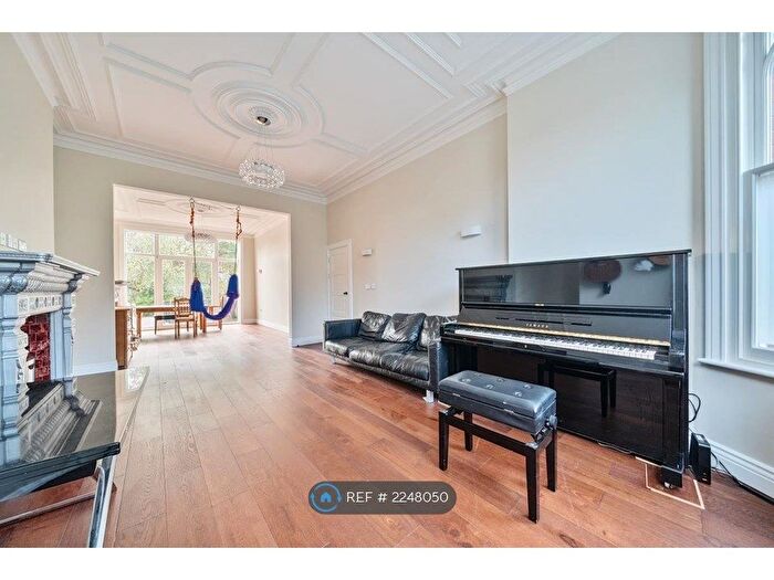 6 Bedroom Terraced House To Rent In Alexandra Park Road, London, N10