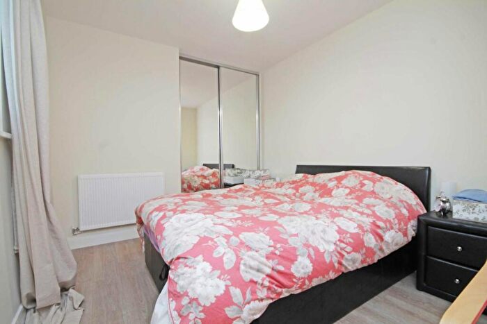 1 Bedroom Flat To Rent In Warham Street, Camberwell, SE5