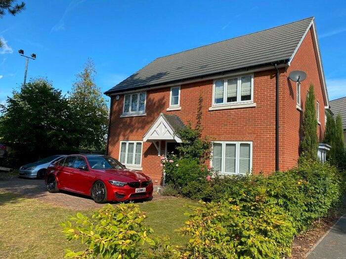 4 Bedroom Detached House To Rent In Gardiners Close, Basildon, Essex, SS14