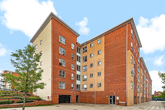 2 Bedroom Flat To Rent In Moulsford Mews, Reading, RG30