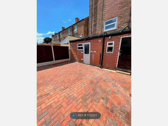 1 Bedroom Flat To Rent In Queens Road, Beeston, Nottingham, NG9