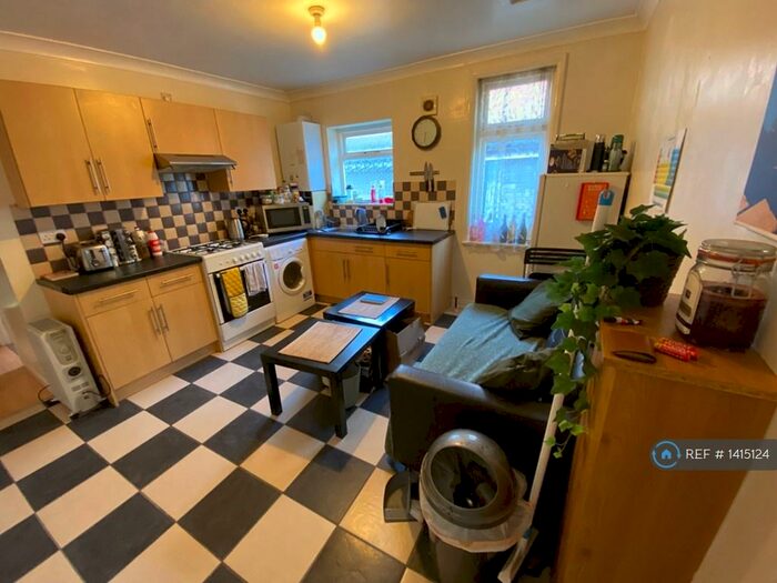 2 Bedroom Flat To Rent In Broadlands Road, Southampton, SO17