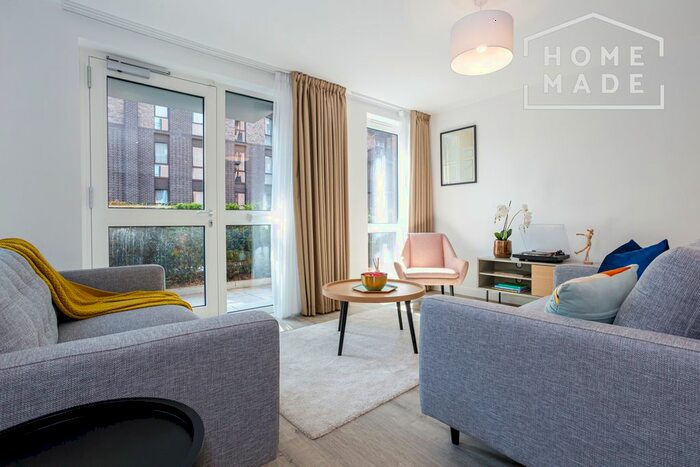 3 Bedroom Flat To Rent In New Maker Yards, Salford, M5