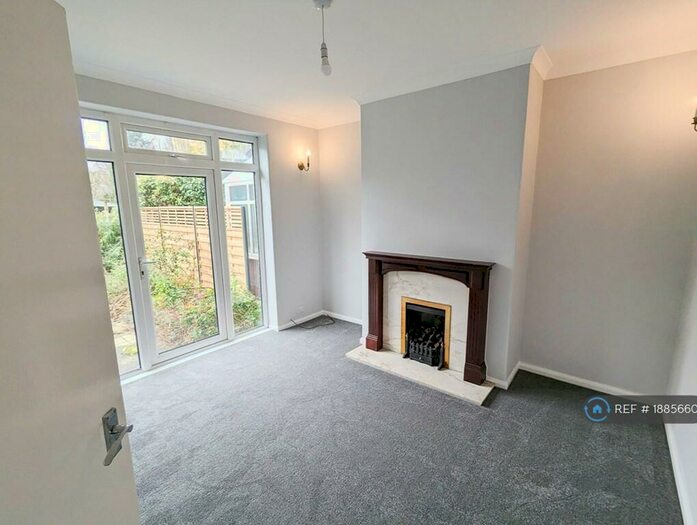 3 Bedroom Semi-Detached House To Rent In Milldale Road, Sheffield, S17