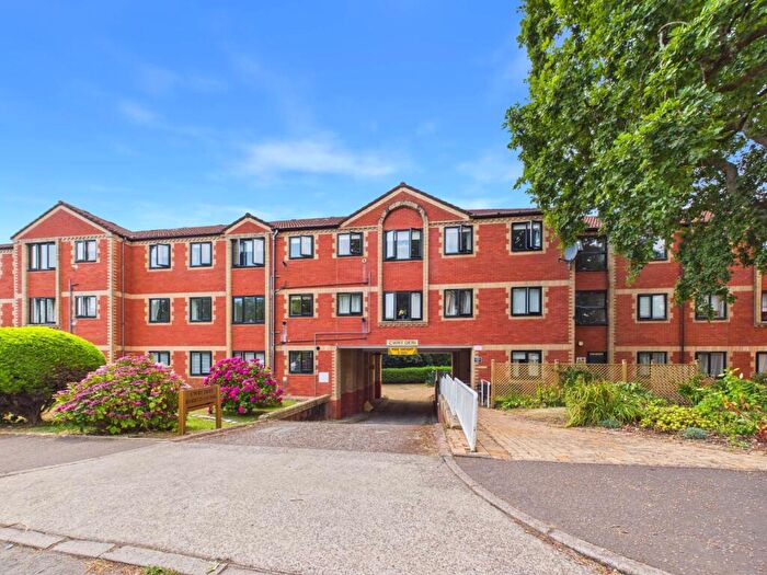 2 Bedroom Retirement Property For Sale In Heol Y Felin, Rhiwbina, Cardiff., CF14