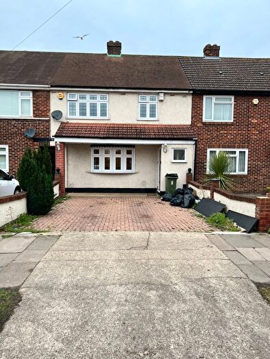 3 Bedroom Terraced House To Rent In Rosewood Avenue, Hornchurch, RM12