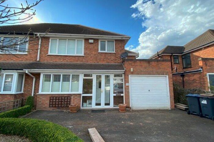 3 Bedroom Property To Rent In Whitehouse Common Road, Sutton Coldfield, B75