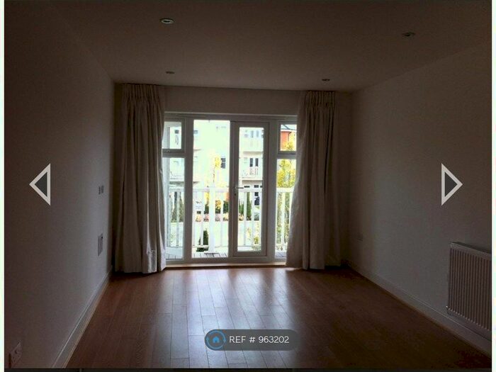 1 Bedroom Flat To Rent In Sierra Road, High Wycombe, HP11