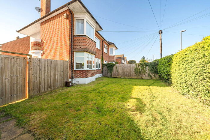 2 Bedroom Maisonette For Sale In Fullers Way South, Chessington, KT9