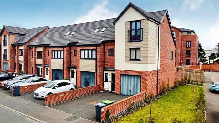 4 Bedroom Semi-Detached House For Sale In Robinson Crescent, Loughborough, LE11