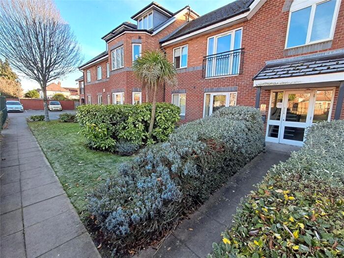2 Bedroom Flat For Sale In Greenholm Road, Great Barr, Birmingham, B44
