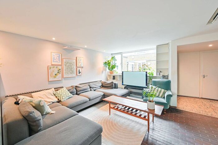 4 Bedroom Property To Rent In Ebbisham Drive, Vauxhall, London, SW8