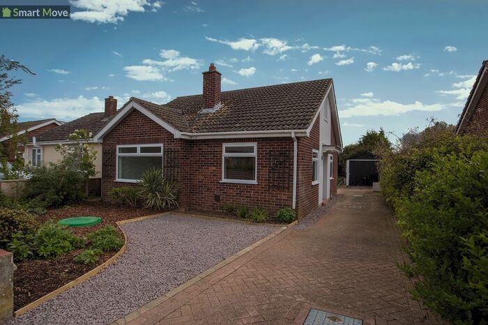 4 Bedroom Detached Bungalow To Rent In Woodland Lea, Helpston, Peterborough, Cambridgeshire., PE6