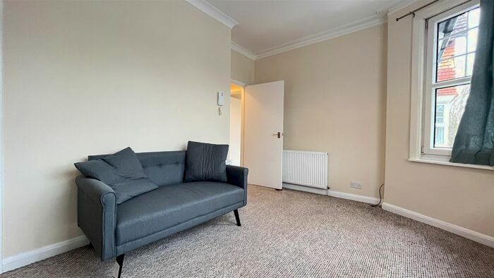 Studio To Rent In Camborne Road, Sutton, SM2