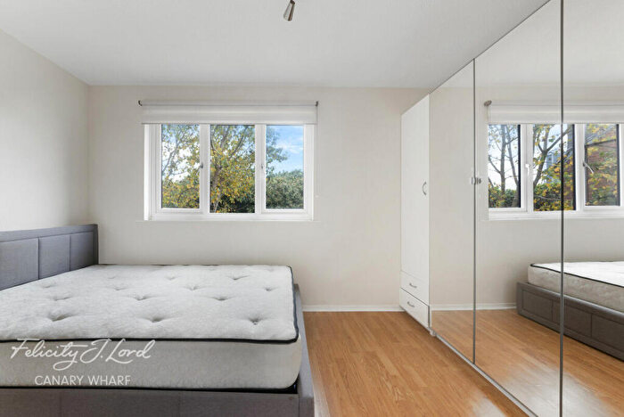 2 Bedroom Terraced House For Sale In Claire Place, London, E14