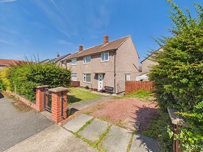 3 Bedroom Semi-Detached House For Sale In Heugh Hill, Springwell Village, NE9