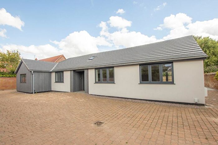 4 Bedroom Detached Bungalow For Sale In Southgate Lane, Snettisham, King's Lynn, Norfolk, PE31