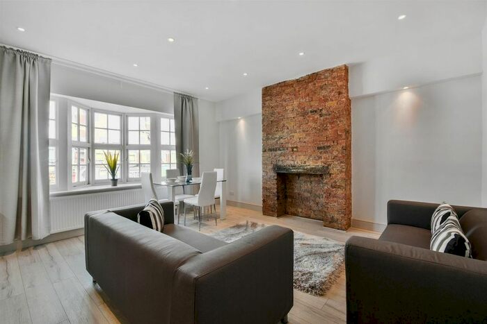 3 Bedroom Maisonette To Rent In Queens Avenue, London, N21