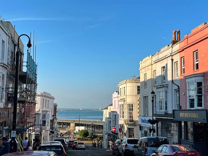 2 Bedroom Flat To Rent In Union Street, Ryde, PO33