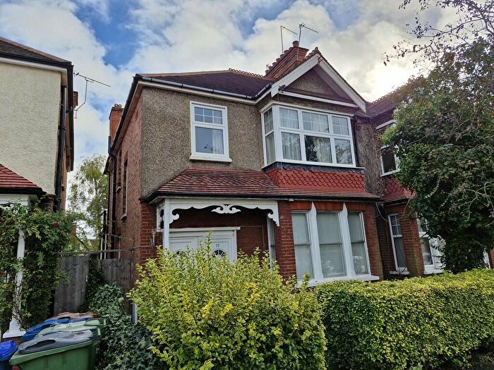 2 Bedroom Flat To Rent In Radnor Avenue, Harrow, HA1