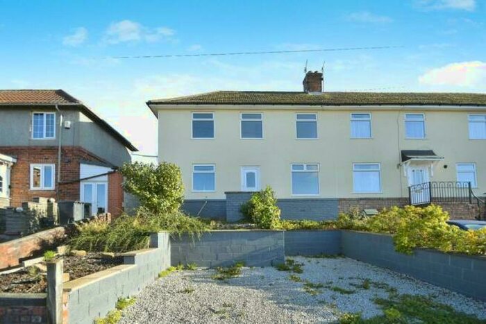 3 Bedroom End Of Terrace House To Rent In Sycamore Road, Hollingwood, Chesterfield, S43