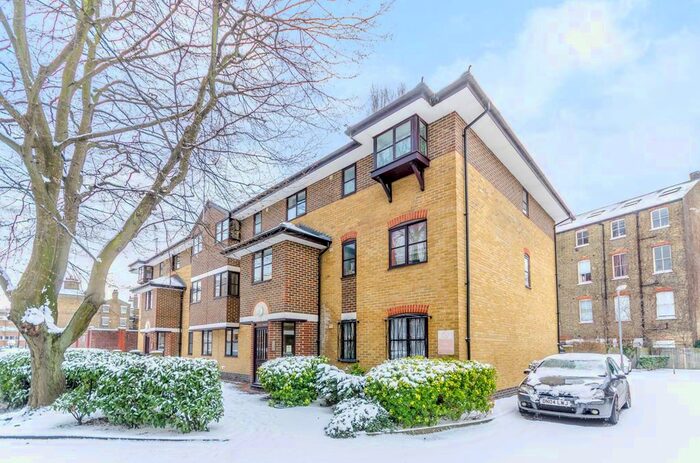 1 Bedroom Flat To Rent In Sugar Loaf Walk, Bethnal Green, London, E2