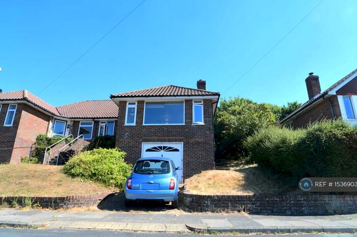 3 Bedroom Semi-Detached House To Rent In Wheatfield Way, Brighton, BN2