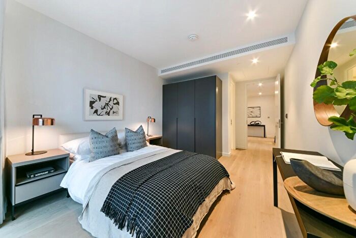 2 Bedroom Apartment To Rent In George Street, London, E14