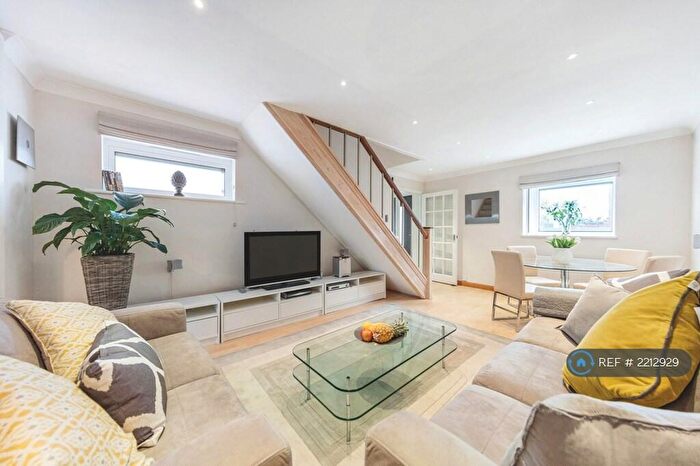 2 Bedroom End Of Terrace House To Rent In Linnet Mews, London, SW12