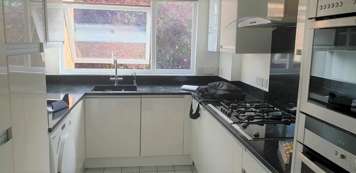 2 Bedroom Flat To Rent In Holland Court, Page Street, Mill Hill NW7