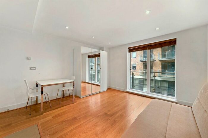 Apartment To Rent In Yeo Street, London, E3