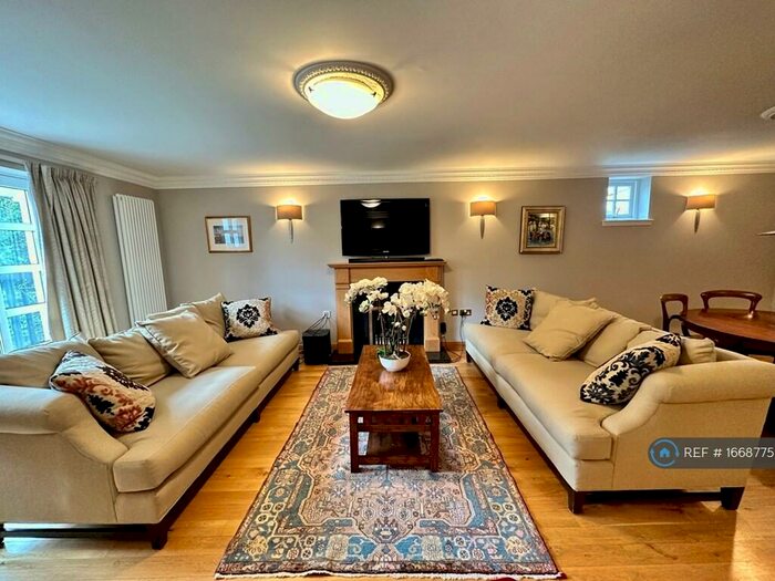 2 Bedroom Flat To Rent In Cammo Road, Edinburgh, EH4